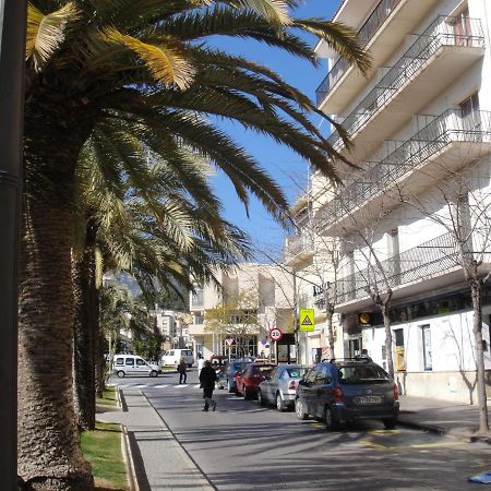 Hostal Residencia Celma Sant Carles De La Rapita Luaran gambar